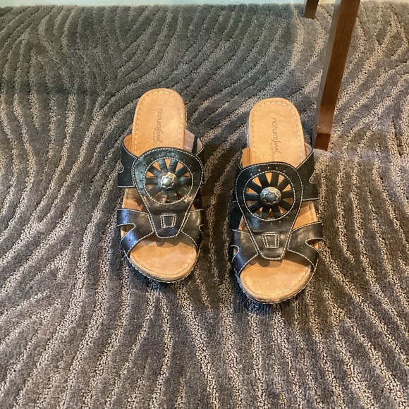 Natural Soul By Naturalizer Hearts Mineral Women's Wedge Sandals EUC - Picture 3 of 9